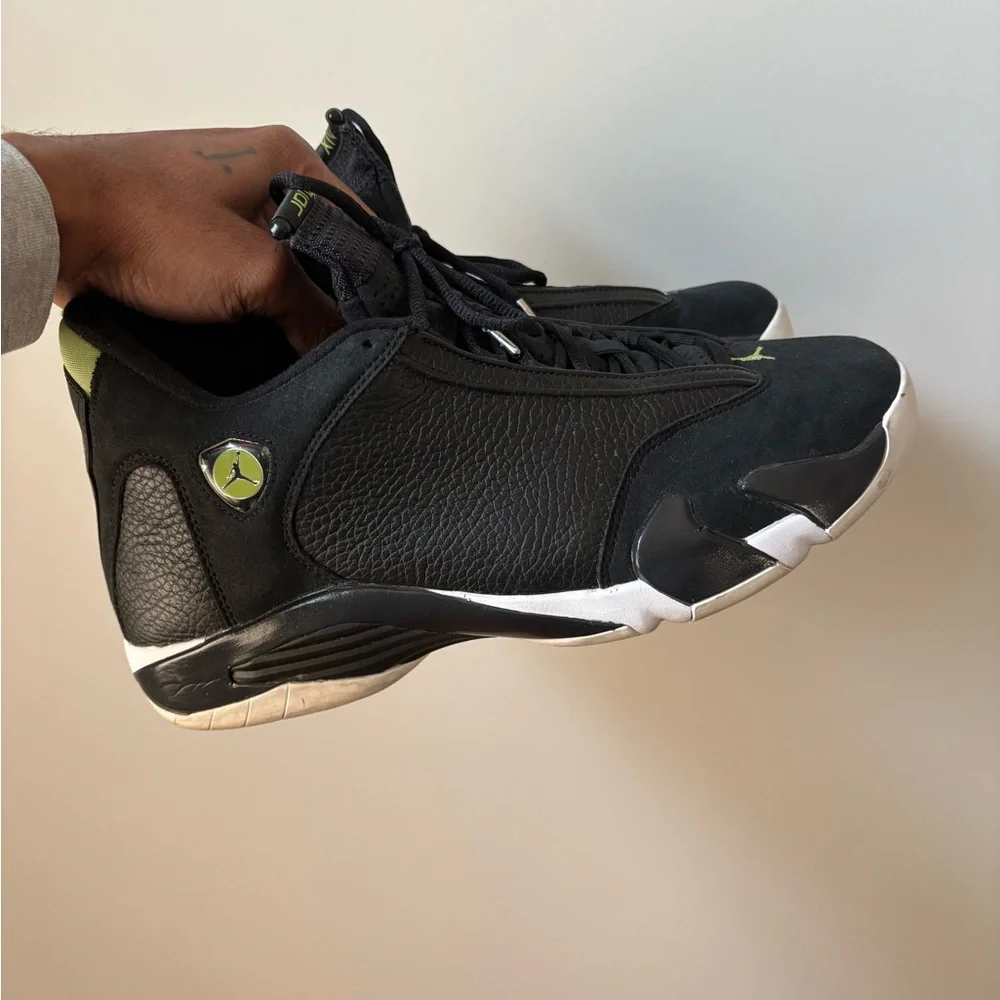 Air Jordan 14 Retro Black/Volt Men's Basketball Shoes